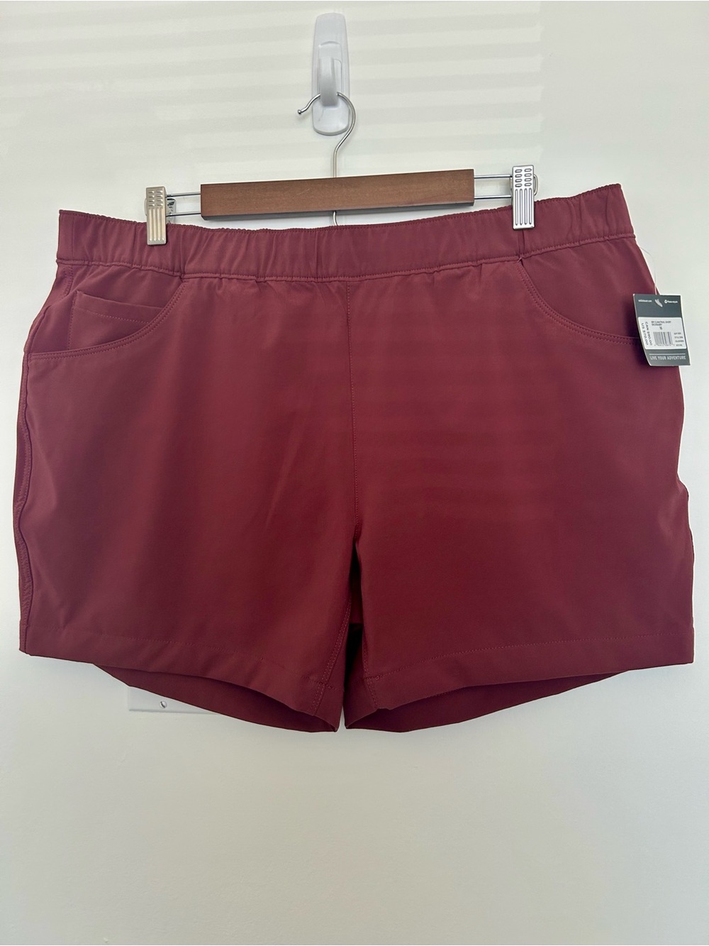 NWT Eddie Bauer Burgundy Athletic Hiking Pull-On Shorts Sz 16 Outdoor Stretch